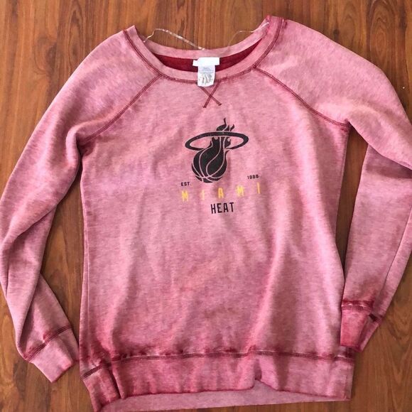 NBA Miami Heat Distressed, washed sweatshirt light red pink M - Picture 1 of 4